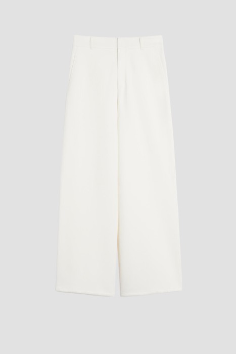 Товар белого цвета с внутренней стороны