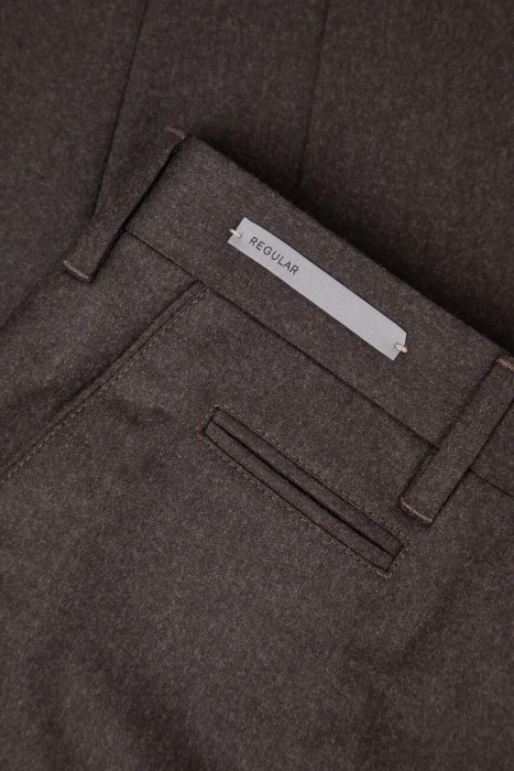 брюки  классического стиля с лицевой стороны