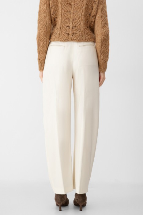 брюки  по цене 52000 руб вид справа