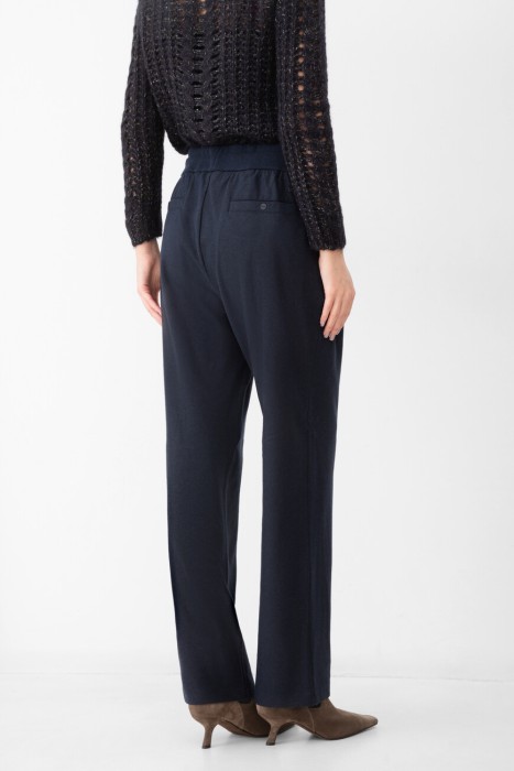 брюки  по цене 64000 руб вид справа