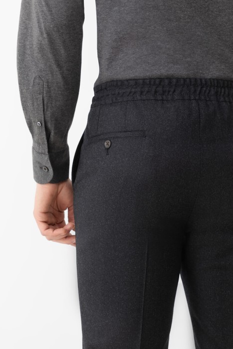 Товар серого цвета с внутренней стороны