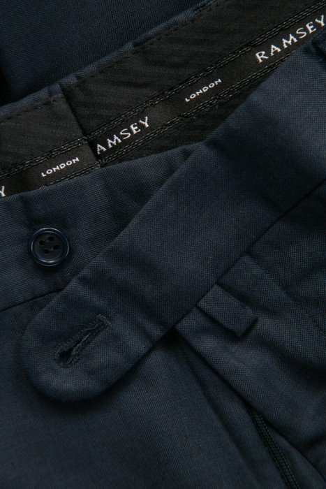 Товар синего цвета с внутренней стороны