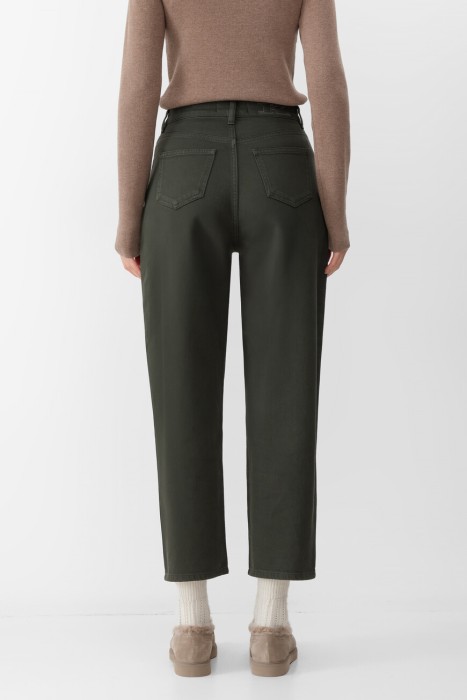 брюки  по цене 54900 руб вид справа