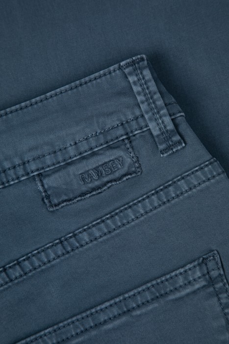 брюки  для взрослого возраста с изнаночной стороны