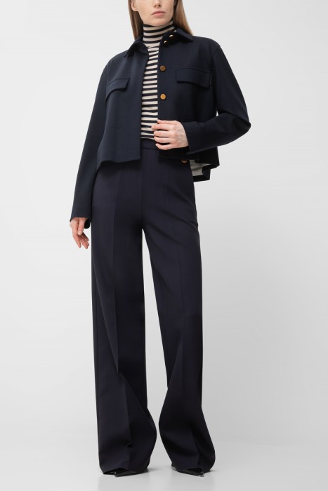 Товар синего цвета с внутренней стороны