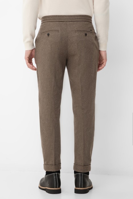 брюки  по цене 21750 руб вид справа