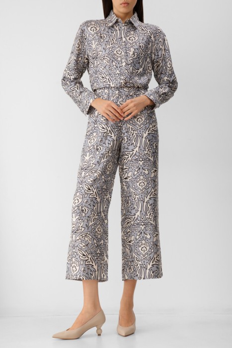 Товар голубого цвета с внутренней стороны