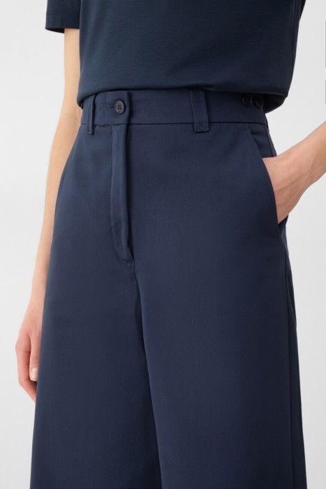 брюки  из италии вид сбоку