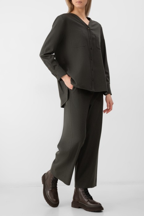 Товар зеленого цвета с внутренней стороны