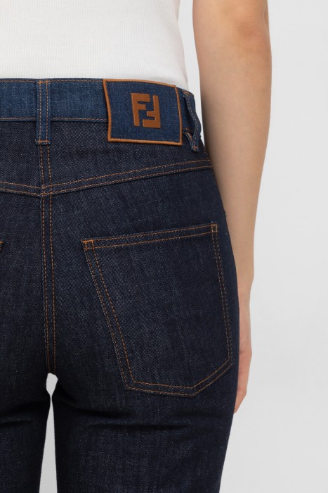 Товар синего цвета с внутренней стороны