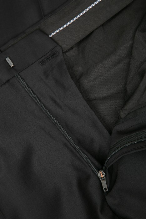 Товар черного цвета с внутренней стороны