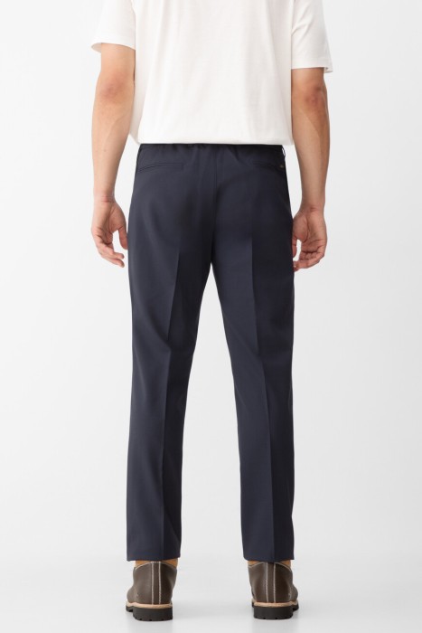 брюки  от бренда herno вид слева