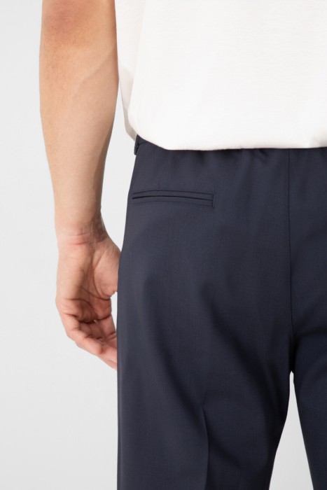 Товар синего цвета с внутренней стороны