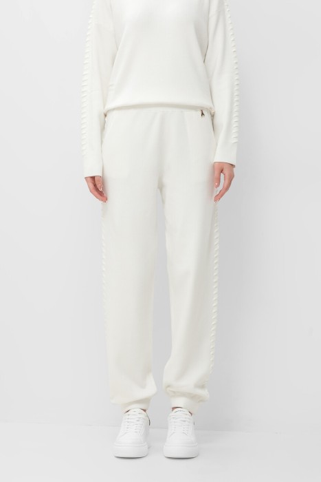 Товар с артикулом 8P0647_K207 W146 вид сзади