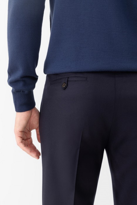 Товар синего цвета с внутренней стороны