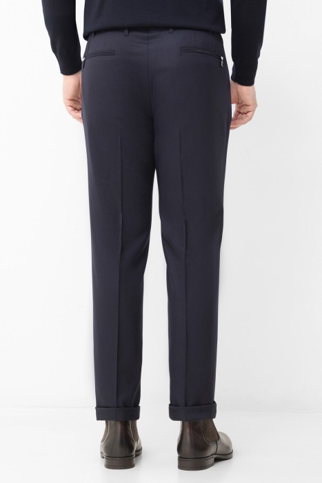 брюки  по цене 29400 руб вид справа