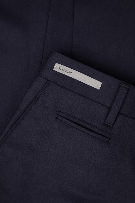 брюки  классического стиля с лицевой стороны