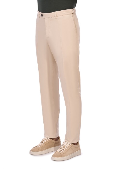 Товар бежевого цвета с внутренней стороны