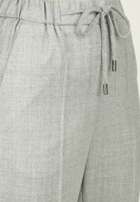 брюки  из проверенных материалов спереди