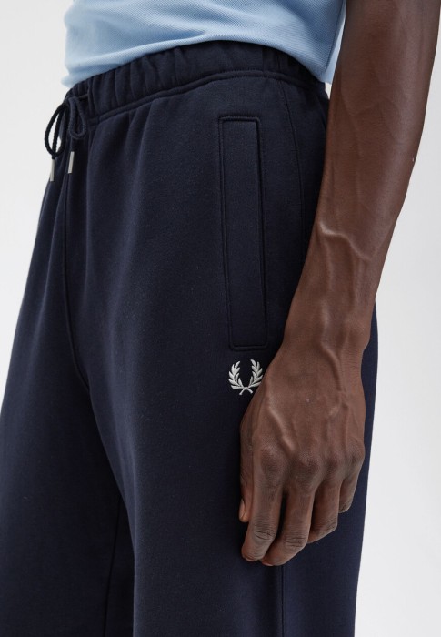 Товар синего цвета с внутренней стороны