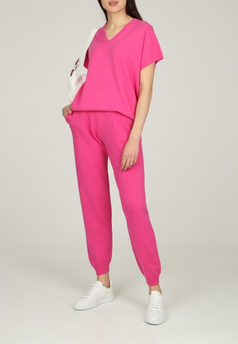 брюки  по цене 47900 руб вид справа