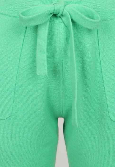 брюки  из проверенных материалов спереди