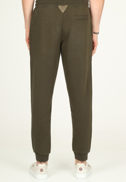 Товар зеленого цвета с внутренней стороны