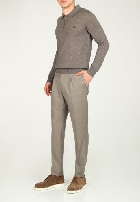 брюки  по цене 48930 руб вид справа