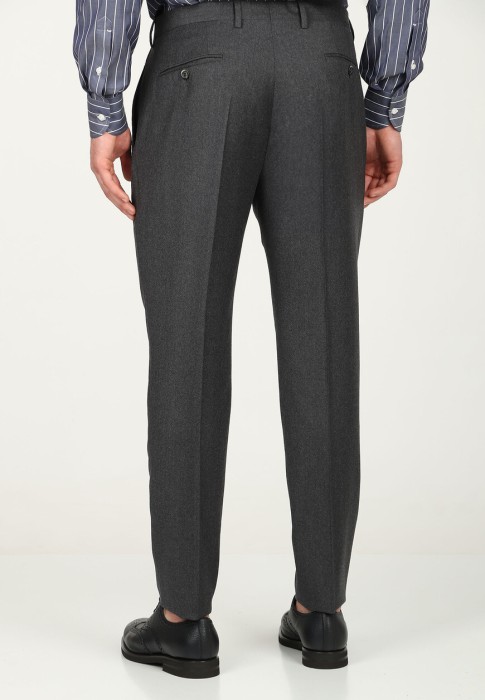 Товар серого цвета с внутренней стороны