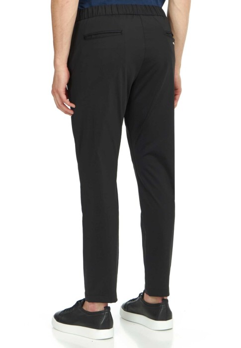 Товар черного цвета с внутренней стороны