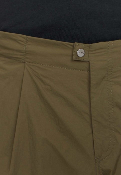 брюки  из проверенных материалов спереди