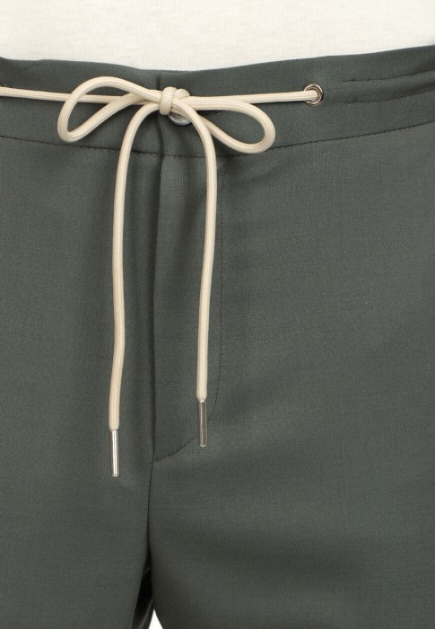 брюки  из проверенных материалов спереди