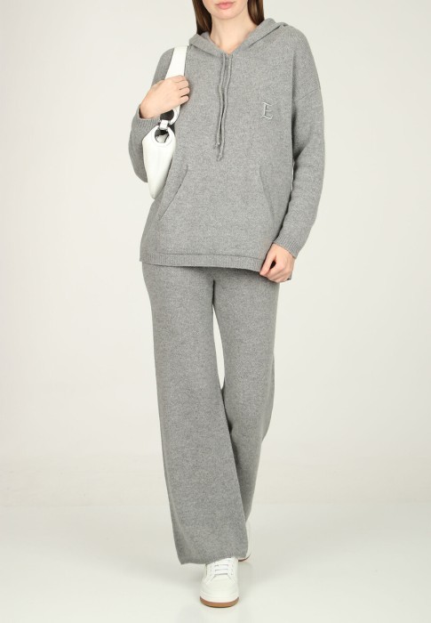 брюки  по цене 79900 руб вид справа