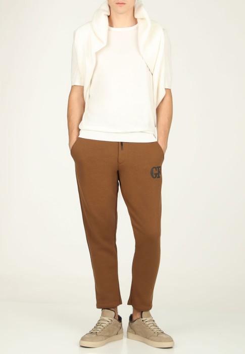 брюки  по цене 17900 руб вид справа