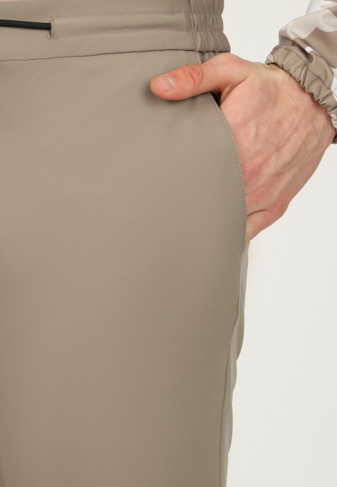 Товар коричневого цвета с внутренней стороны