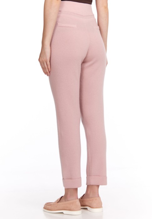 Товар розового цвета с внутренней стороны