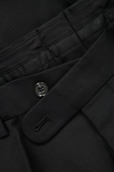 Товар черного цвета с внутренней стороны