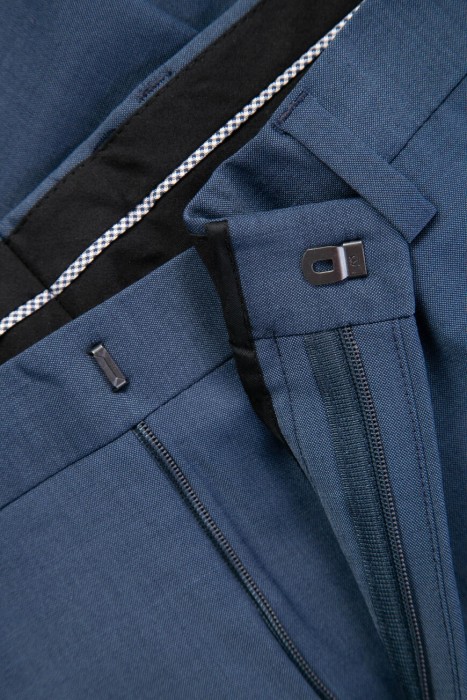 Товар синего цвета с внутренней стороны