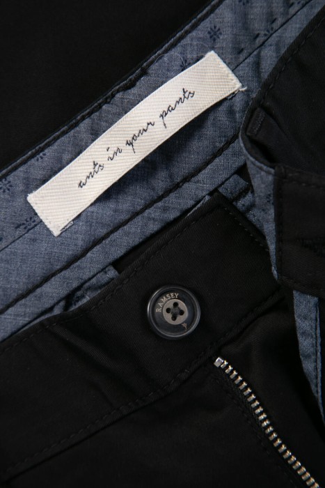 Товар черного цвета с внутренней стороны