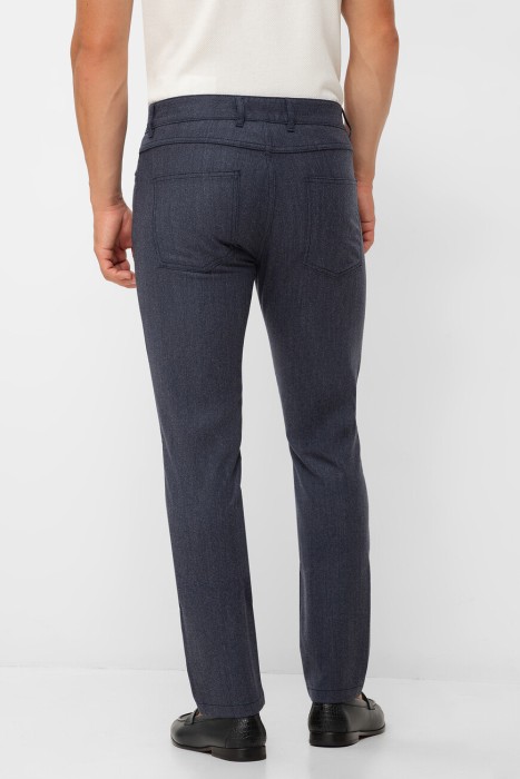 брюки  по цене 10400 руб вид справа