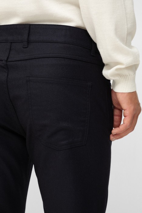 Товар синего цвета с внутренней стороны