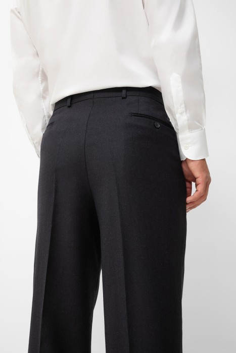 Товар синего цвета с внутренней стороны