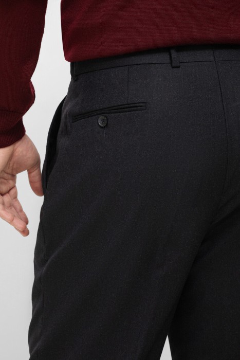 Товар серого цвета с внутренней стороны