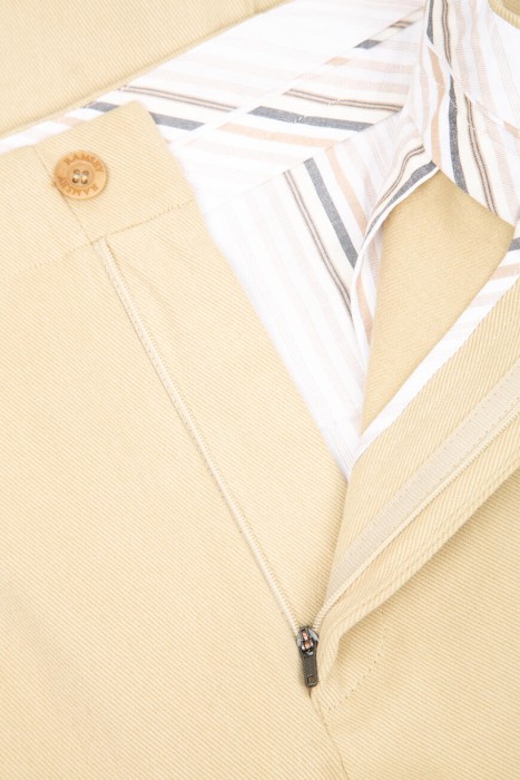 Товар бежевого цвета с внутренней стороны