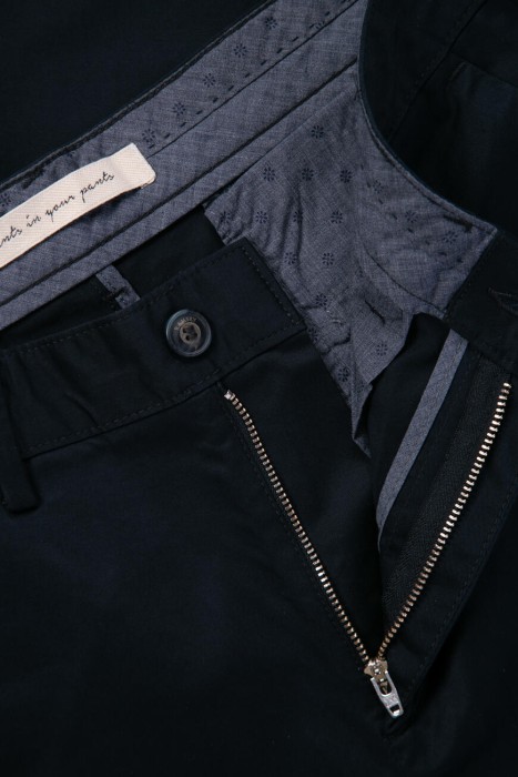 Товар синего цвета с внутренней стороны