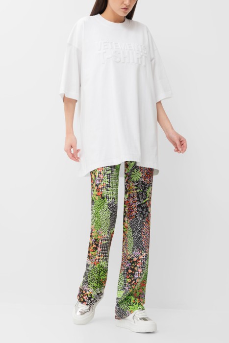 Товар зеленого цвета с внутренней стороны