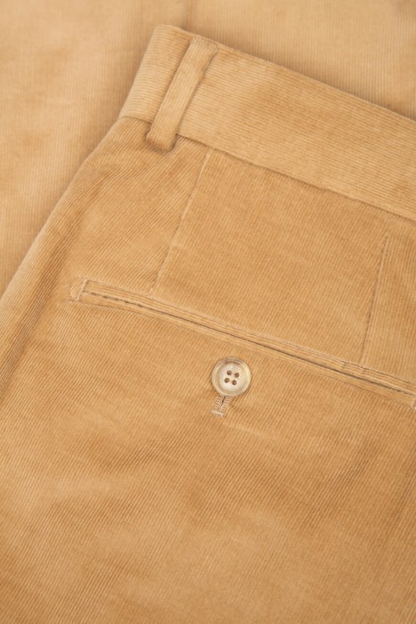 Товар коричневого цвета с внутренней стороны