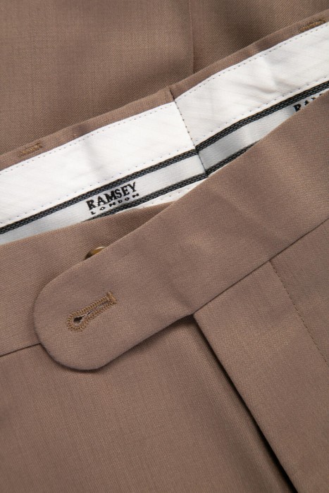 Товар коричневого цвета с внутренней стороны