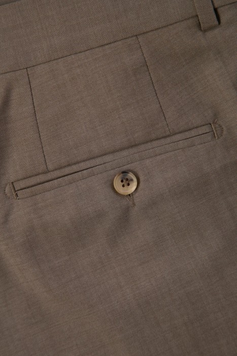 Товар коричневого цвета с внутренней стороны