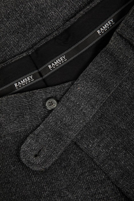 Товар серого цвета с внутренней стороны